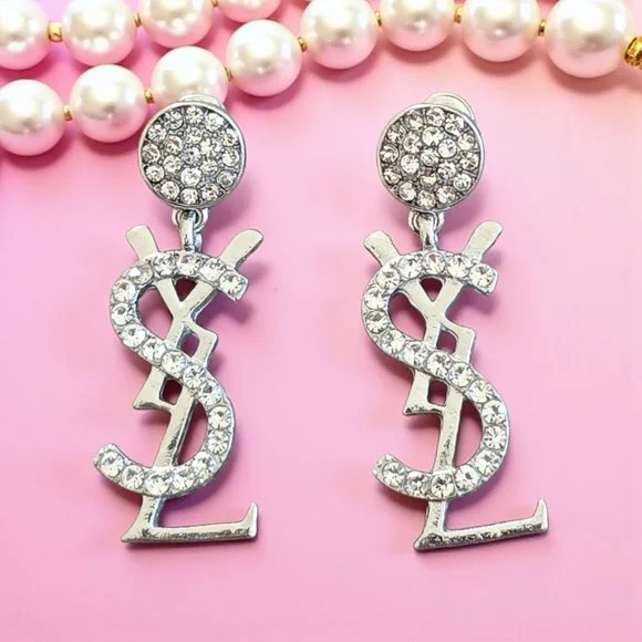 Elegant Luxury Earrings - Picture 3 of 8